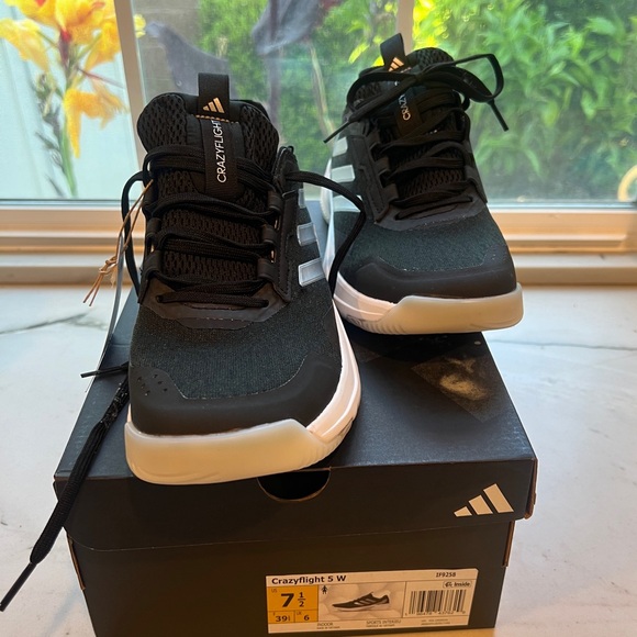 Adidas size Crazy flight shoe- NWT size 7.5 - Picture 6 of 8